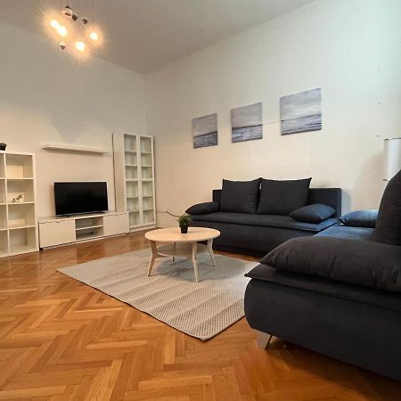 Stylish Apt Near Urania 1Br Apartment Vienna Exterior photo